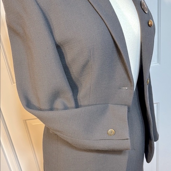 Vintage EUC Emporio Armani Beautifully Embellished Gray/Blue Suit Jacket/Skirt 🤩 - Picture 8 of 16